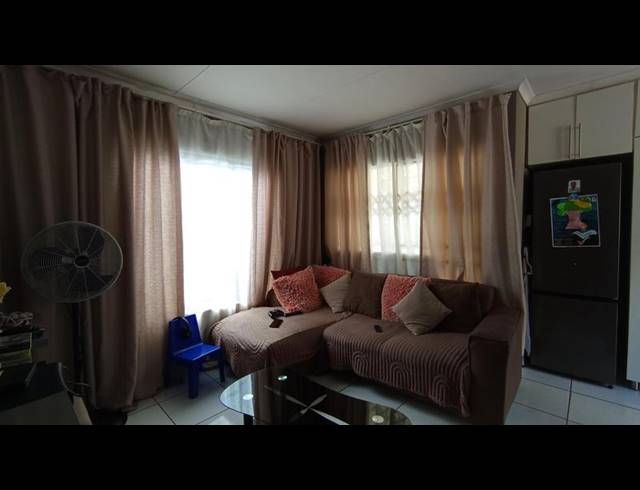 2 BEDROOM HOUSE FOR SALE IN SOSHANGUVE EAST